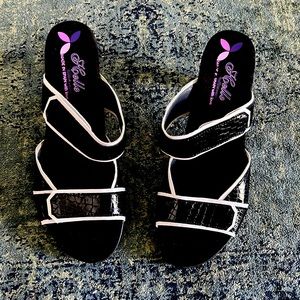 3” sandals black patent leather snakeskin w white accents &Velcro straps